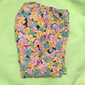 Lularoe TC plus size leggings Valentines hearts